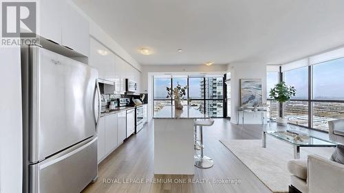 3207 - 2910 Highway 7 Road, Vaughan, ON - Indoor Photo Showing Kitchen