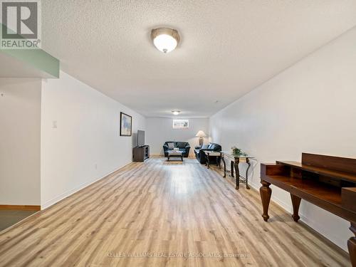 1073 Fern Road, Innisfil, ON - Indoor Photo Showing Other Room