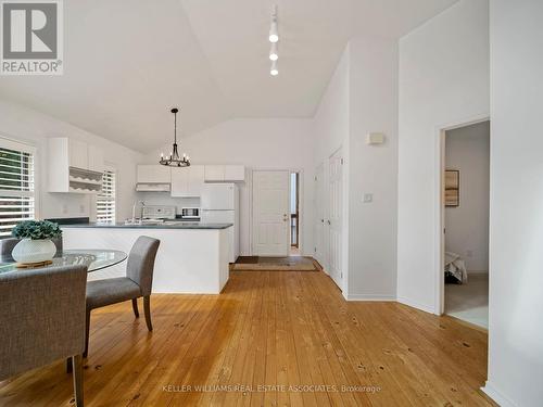 1073 Fern Road, Innisfil, ON - Indoor Photo Showing Dining Room