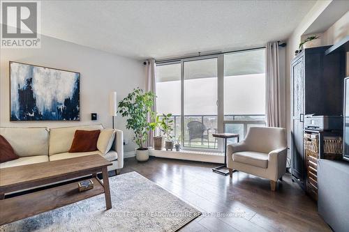 604 - 2665 Windwood Drive, Mississauga, ON - Indoor Photo Showing Living Room