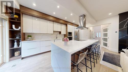 16 - 2169 Orchard Road, Burlington, ON - Indoor Photo Showing Kitchen With Upgraded Kitchen