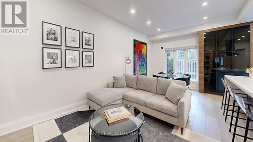 16 - 2169 Orchard Road, Burlington, ON - Indoor Photo Showing Living Room