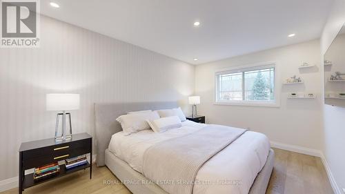 16 - 2169 Orchard Road, Burlington, ON - Indoor Photo Showing Bedroom