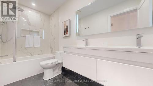 16 - 2169 Orchard Road, Burlington, ON - Indoor Photo Showing Bathroom