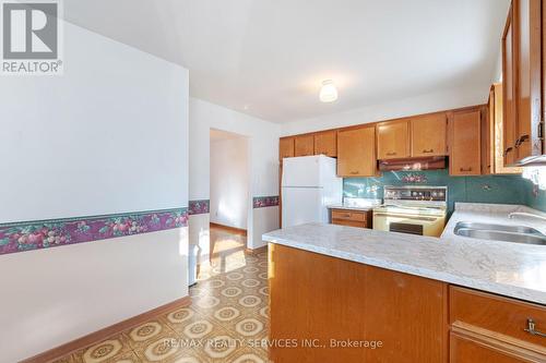 252 Grandravine Drive, Toronto, ON - Indoor Photo Showing Kitchen With Double Sink