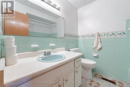 252 Grandravine Drive, Toronto, ON - Indoor Photo Showing Bathroom