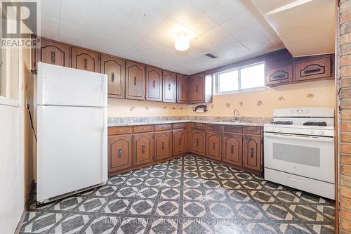 252 Grandravine Drive, Toronto, ON - Indoor Photo Showing Kitchen