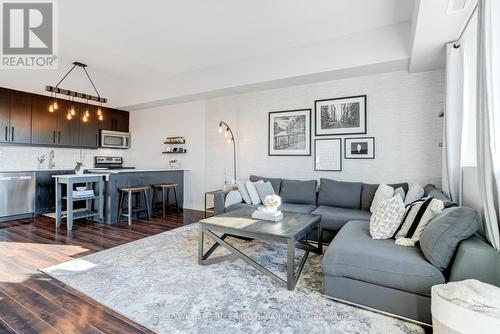 312 - 5101 Dundas Street W, Toronto, ON - Indoor Photo Showing Living Room