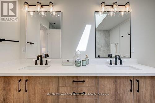 62 Ash Crescent, Toronto, ON - Indoor Photo Showing Bathroom