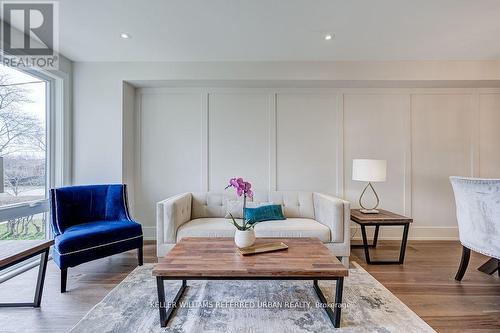 62 Ash Crescent, Toronto, ON - Indoor Photo Showing Living Room