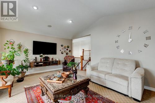 1781 Kyle Court, London, ON - Indoor Photo Showing Living Room