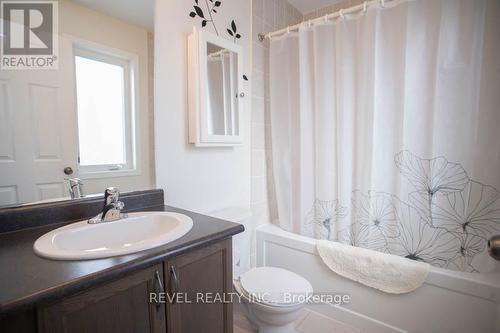 231 Blackburn Drive, Brantford, ON - Indoor Photo Showing Bathroom