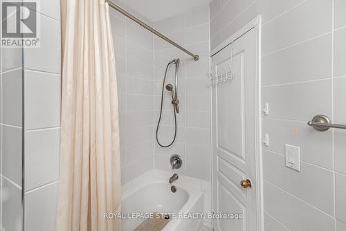 47 Clyde Street, Hamilton, ON - Indoor Photo Showing Bathroom