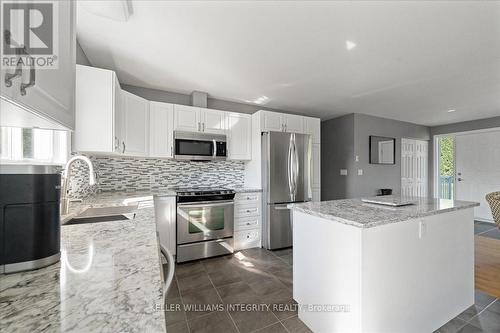 3992 Devine Road, Ottawa, ON - Indoor Photo Showing Kitchen With Upgraded Kitchen