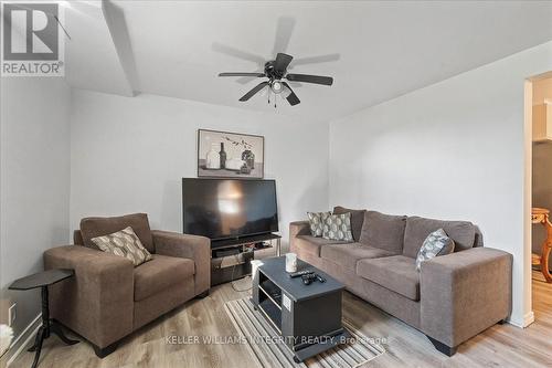 3992 Devine Road, Ottawa, ON - Indoor Photo Showing Living Room