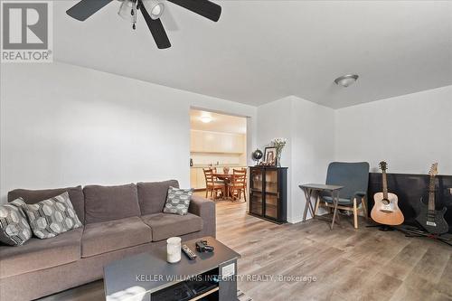 3992 Devine Road, Ottawa, ON - Indoor Photo Showing Living Room