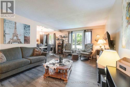 262 First Avenue, Welland (767 - N. Welland), ON - Indoor Photo Showing Living Room