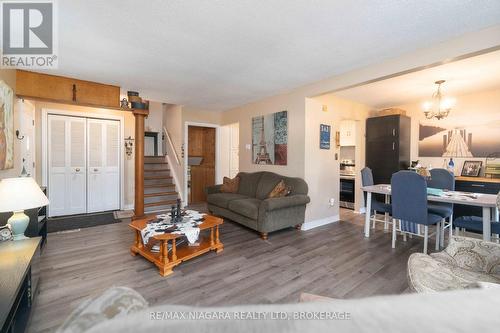 262 First Avenue, Welland (767 - N. Welland), ON - Indoor Photo Showing Living Room