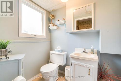 262 First Avenue, Welland (767 - N. Welland), ON - Indoor Photo Showing Bathroom