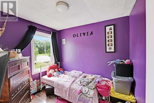 4377 Fifth Avenue, Niagara Falls (210 - Downtown), ON - Indoor Photo Showing Bedroom