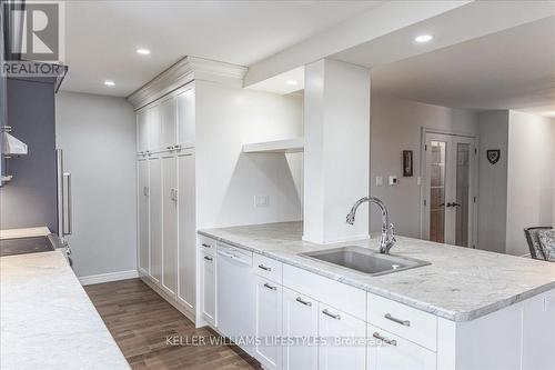 211 - 300 Everglade Crescent, London, ON - Indoor Photo Showing Kitchen