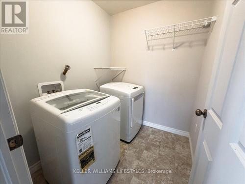 211 - 300 Everglade Crescent, London, ON - Indoor Photo Showing Laundry Room