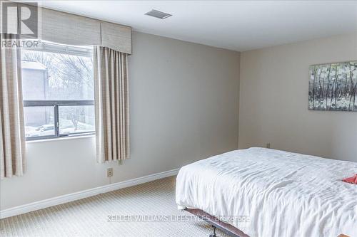 211 - 300 Everglade Crescent, London, ON - Indoor Photo Showing Bedroom