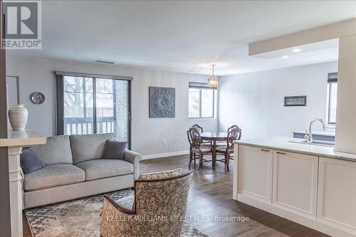 211 - 300 Everglade Crescent, London, ON - Indoor Photo Showing Living Room