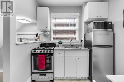 209 Stevenson Street S, Guelph (St. Patrick'S Ward), ON - Indoor Photo Showing Kitchen