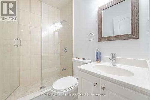 206 Finch Avenue E, Toronto, ON - Indoor Photo Showing Bathroom