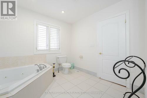 206 Finch Avenue E, Toronto, ON - Indoor Photo Showing Bathroom