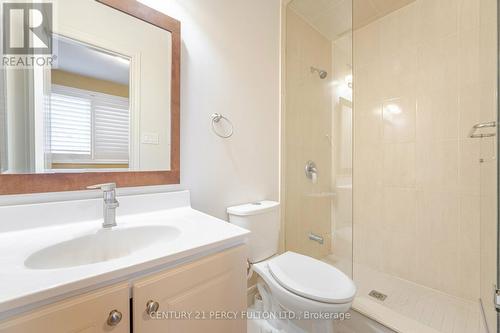 206 Finch Avenue E, Toronto, ON - Indoor Photo Showing Bathroom