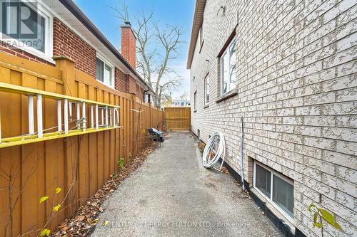 206 Finch Avenue E, Toronto, ON - Outdoor