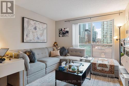 505 - 410 Queens Quay, Toronto, ON - Indoor Photo Showing Living Room