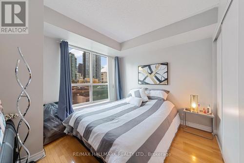 505 - 410 Queens Quay, Toronto, ON - Indoor Photo Showing Bedroom