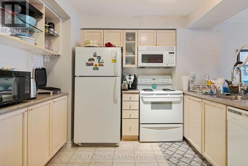 505 - 410 Queens Quay, Toronto, ON - Indoor Photo Showing Kitchen With Double Sink