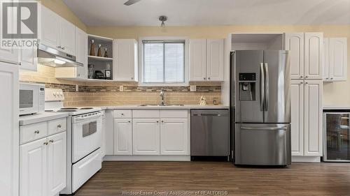 470 State Street, Lasalle, ON - Indoor Photo Showing Kitchen