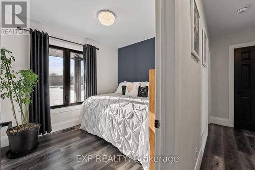 2388 Baseline Road, Georgina, ON - Indoor Photo Showing Bedroom