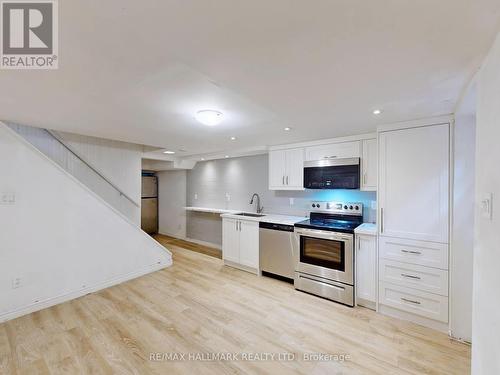 86 Ruggles Avenue, Richmond Hill, ON - Indoor Photo Showing Kitchen With Stainless Steel Kitchen