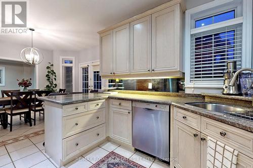 1 Silverflower Avenue, Markham, ON - Indoor Photo Showing Kitchen