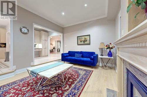 1 Silverflower Avenue, Markham, ON - Indoor Photo Showing Living Room