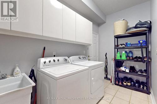 1 Silverflower Avenue, Markham, ON - Indoor Photo Showing Laundry Room