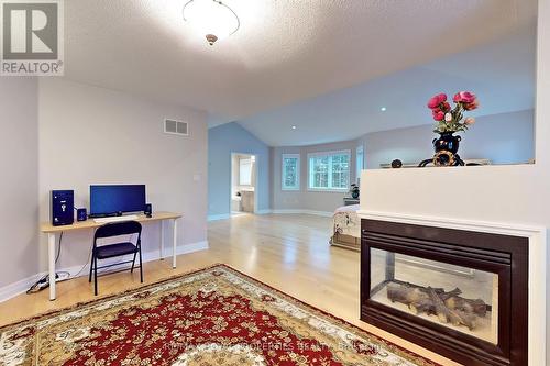 1 Silverflower Avenue, Markham, ON - Indoor