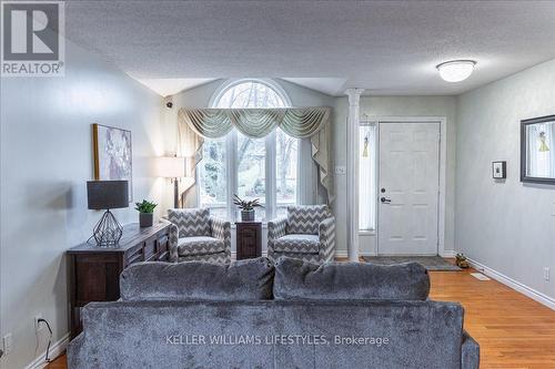 89 - 1241 Beaverbrook Avenue, London, ON - Indoor Photo Showing Living Room