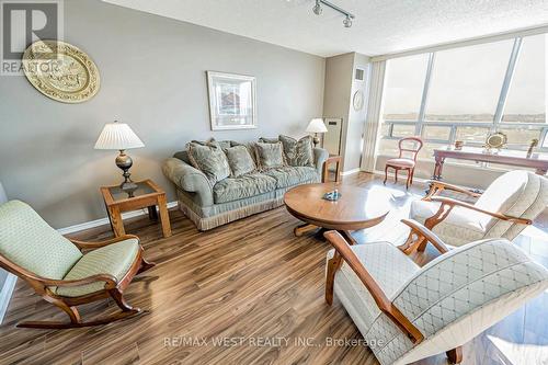 606 - 320 Mill Street S, Brampton, ON - Indoor Photo Showing Living Room