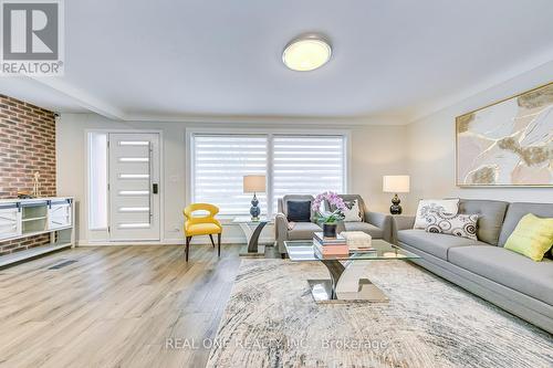 269 Kenwood Avenue, Burlington, ON - Indoor Photo Showing Living Room