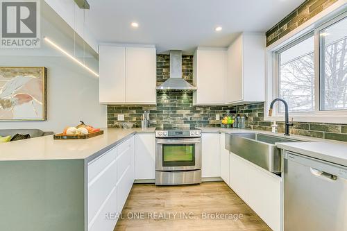 269 Kenwood Avenue, Burlington, ON - Indoor Photo Showing Kitchen With Double Sink With Upgraded Kitchen