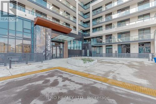 419 - 3220 William Coltson Avenue, Oakville, ON - Outdoor