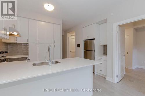 419 - 3220 William Coltson Avenue, Oakville, ON - Indoor Photo Showing Kitchen