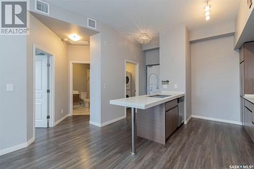 313 225 Maningas Bend, Saskatoon, SK - Indoor Photo Showing Kitchen